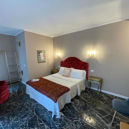 Prestige Suite Via Romagnoli Сирмионе Екстериор снимка